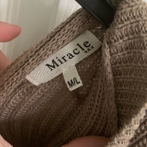 V Neck Lace Up Back Knit Sweater - Picture 3 of 4